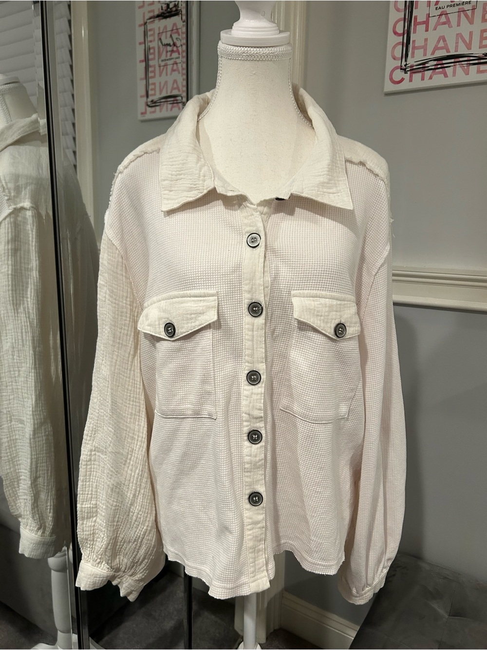 POL Women's Cream Waffle knit Button Down Shirt size M